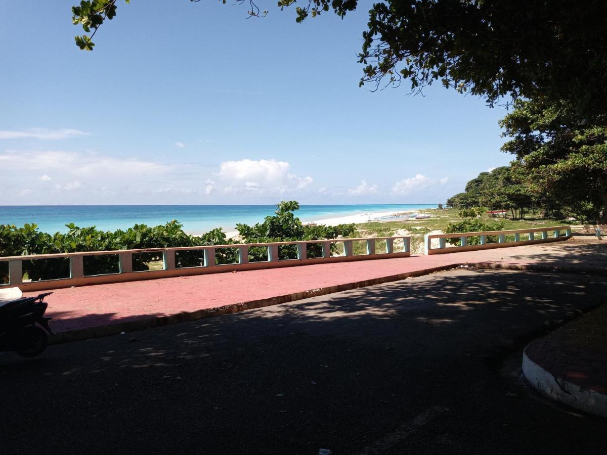 Beachfront Apartment, Quiet 4 Beds, 1 Bath, Ac, Wi-Fi, Hot Water, In Paraiso Near Los Patos מראה חיצוני תמונה
