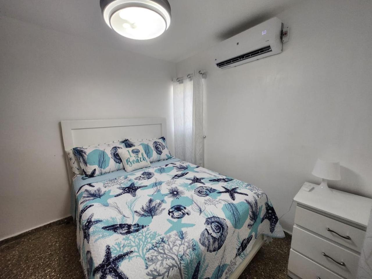 Beachfront Apartment, Quiet 4 Beds, 1 Bath, Ac, Wi-Fi, Hot Water, In Paraiso Near Los Patos מראה חיצוני תמונה