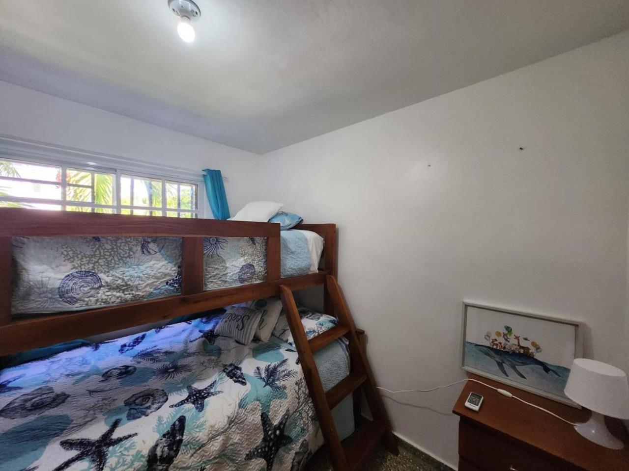 Beachfront Apartment, Quiet 4 Beds, 1 Bath, Ac, Wi-Fi, Hot Water, In Paraiso Near Los Patos מראה חיצוני תמונה